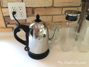 ミニマリストお気に入りの新しい電気ケトル、シンプルです