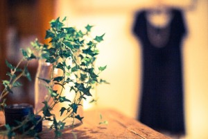 持たない暮らしの最先端か！？帰宅しても部屋着に着替えないミニマリスト民族