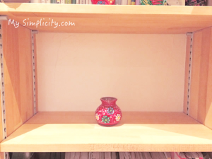 本の断捨離で、本棚の一部がスカスカに空いてしまった