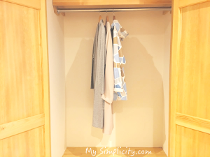 春のファッション断捨離、残ったジャケットや軽いコートの画像です