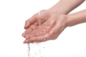 体のほとんどは水！ミニマリストでも決して節約してはいけない水に関する話