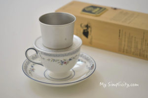 ベトナムコーヒをいただくシンプルな午後のひととき